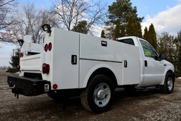2006 FORD F-350 SD UTILITY 1-OWNER LOW MILES SRW SMALL CRANE - cars for sale in Flint, MI – photo 5