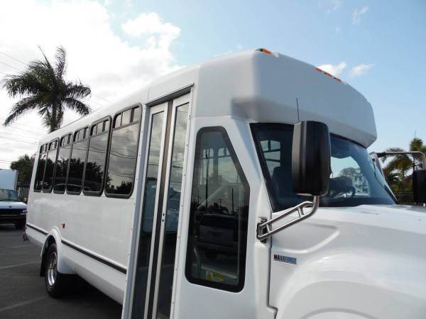 2013 International SHUTTLE BUS Passenger Van Party Limo SHUTTLE Bus for sale in West Palm Beach, NC – photo 8