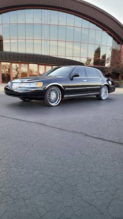 1998 Lincoln Town Car for sale in Racine, WI – photo 3