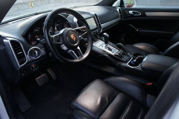 2015 Porsche Cayenne Cayenne Turbo EZ FINANCING! - cars & trucks -... for sale in Honolulu, HI – photo 7