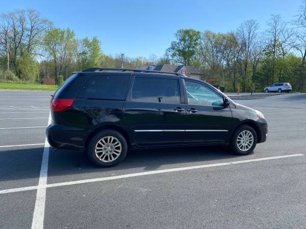 2009 Toyota Sienna XLE AWD Limietd for sale in Wappingers Falls, NY – photo 9