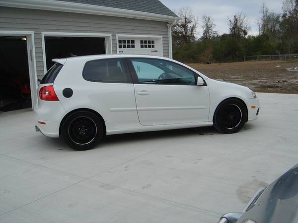 2008 Volkswagen R32 AWD 3.2L V6 1 of Only 5000 Made! Clean Carfax for sale in Castle Hayne, NC – photo 6