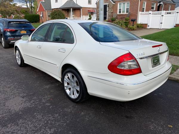 2009 MERCEDES BENZ E350 4Matic White/Black Great Condition for sale in Elmont, NY – photo 7