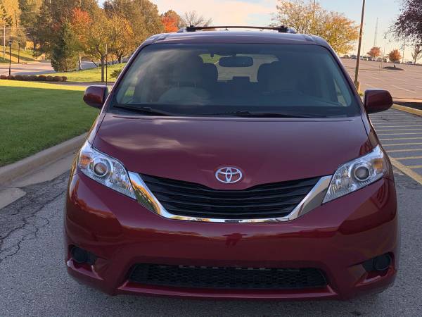 2015 TOYOTA SIENNA LE - cars & trucks - by owner - vehicle... for sale in Oak Lawn, IL – photo 2