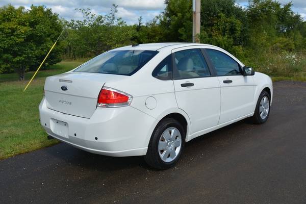 2010 Ford Focus for sale in Bloomington, IL – photo 9