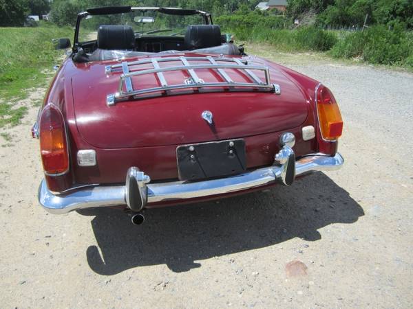 1973 MG B - - by dealer - vehicle automotive sale for sale in Amesbury, MA – photo 8