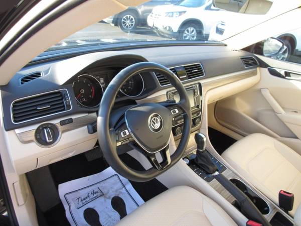 2018 Volkswagen Passat 2.0T SE - cars & trucks - by dealer - vehicle... for sale in Rockford, IL – photo 12