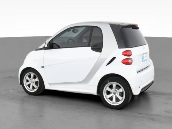 2013 smart fortwo Pure Hatchback Coupe 2D coupe White - FINANCE... for sale in Atlanta, AZ – photo 6