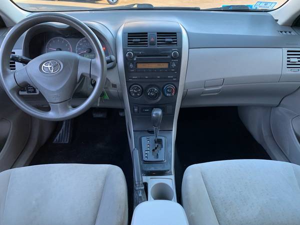 ☼☼ 2010 TOYOTA COROLLA 1-OWNER! GOOD MILES - cars & trucks - by... for sale in West Haven, CT – photo 4