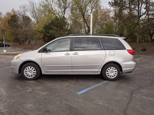 2004 Toyota Sienna LE SKU: 4S081051 Mini-Van - - by for sale in Libertyville, IL – photo 2