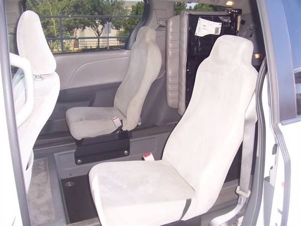 2015 Toyota Sienna LE Wheelchair Handicap Mobility Van - cars & for sale in Other, KS – photo 9