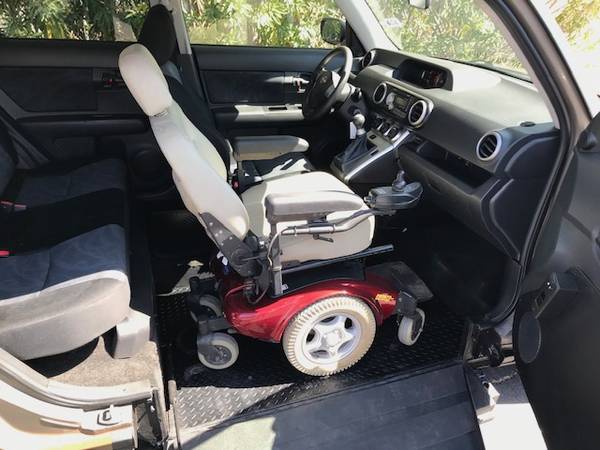 2011 unique Scion/Toyota wheelchair van Certified with for sale in Tucson, CA – photo 6