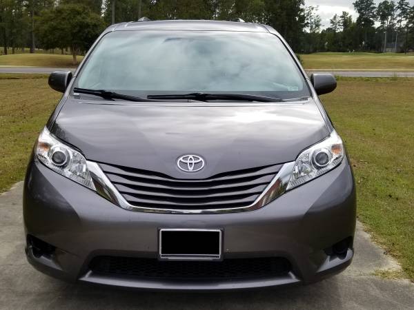 Clean 2017 Toyota Sienna Minivan ... won't last! for sale in florence, SC, SC – photo 2