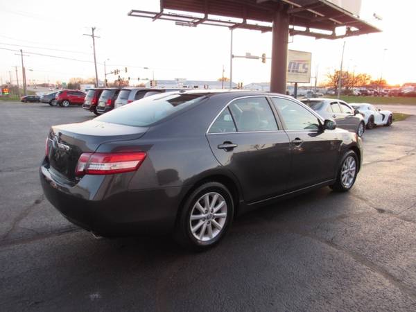 2011 Toyota Camry XLE - cars & trucks - by dealer - vehicle... for sale in Rockford, IL – photo 9
