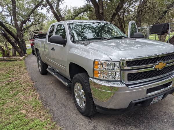 Like New 2012 Chevrolet Silverado 2500HD 4WD - Only 20k miles - cars for sale in San Antonio, TX – photo 2