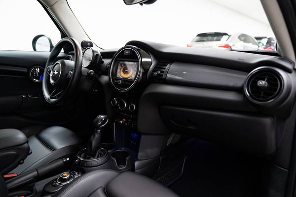 2015 MINI Cooper Hatchback - cars & trucks - by dealer - vehicle... for sale in Milwaukie, OR – photo 19