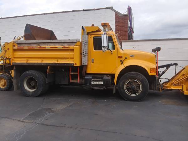 Dump Plow Truck, Salt Spreader,Diesel DT466,58K... for sale in Midlothian, IL – photo 6
