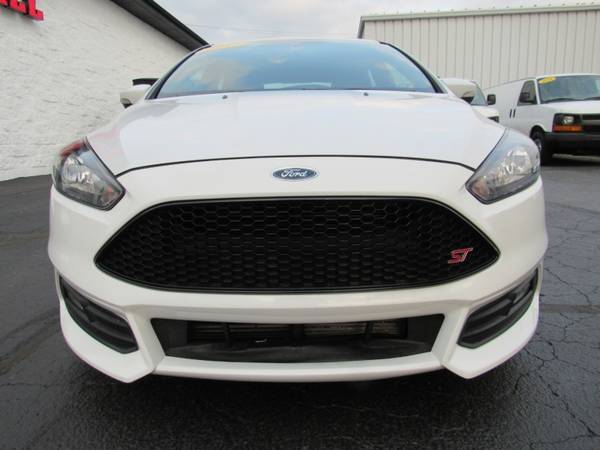 2017 Ford Focus ST Hatch - cars & trucks - by dealer - vehicle... for sale in Rockford, IL – photo 14