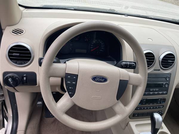 2006 Ford Freestyle SE from Nevada - - by dealer for sale in Green Bay, WI – photo 10