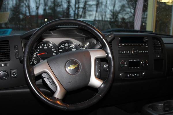 2012 Chevrolet Chevy Silverado 1500 LT Crew Cab 4WD - Best Deal on 4... for sale in Hooksett, ME – photo 17
