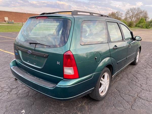 2001 Ford Focus Wagon SE - - by dealer - vehicle for sale in Columbus, OH – photo 4