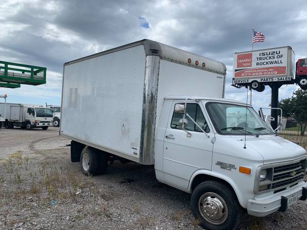 1994 box truck . Runs excellent. 16ft box truck. Slightly negotiable for sale in Euless, TX