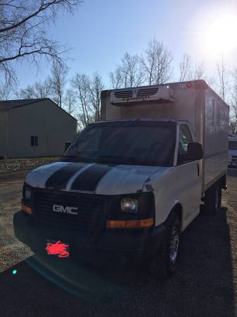 2007 GMC 3500/G3500 Cube Van Reefer SRW - cars & trucks - by owner -... for sale in Cambridge, MN – photo 4
