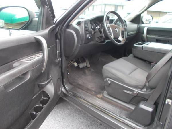 2010 GMC Sierra 1500 SLE Ext. Cab 4WD - cars & trucks - by dealer -... for sale in Elkhart, IN – photo 6