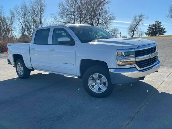 2018 Chevrolet Silverado 1500 Crew Cab - Financing Available! - cars... for sale in Junction City, KS – photo 14
