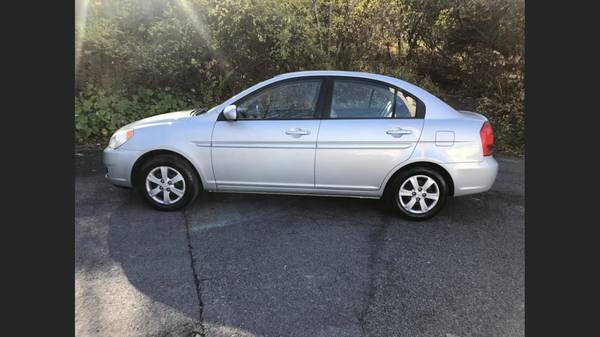 2010 Hyundai Accent 64,000 miles!!! - cars & trucks - by owner -... for sale in Syracuse, NY – photo 4