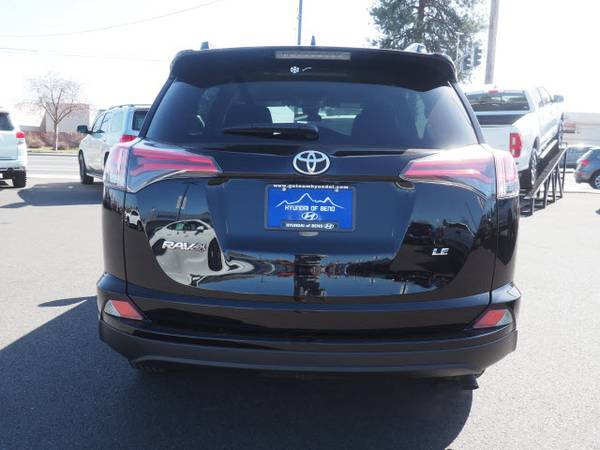 2018 Toyota RAV4 LE - - by dealer - vehicle automotive for sale in Bend, OR – photo 5