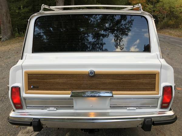 1988 *Jeep* *Grand Wagoneer* *Woody Wagon* White - cars & trucks -... for sale in Johnstown , PA – photo 4
