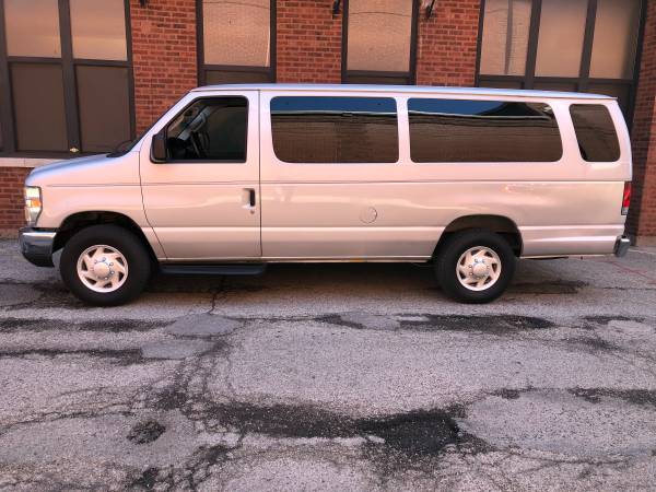 2008 Ford E350 Ext Super Duty 14 Pass Van 96K 1 owner Like New! for sale in Chicago, IL – photo 4