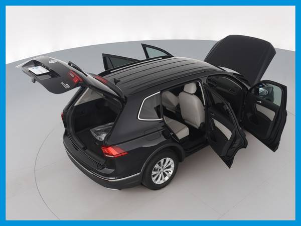 2018 VW Volkswagen Tiguan 2 0T SE 4MOTION Sport Utility 4D suv Black for sale in NEWARK, NY – photo 19