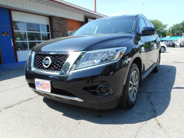 ★★★ 2015 Nissan Pathfinder 4x4 / ONLY 26k Miles / $2000 DOWN! ★★★ for sale in Grand Forks, ND – photo 2