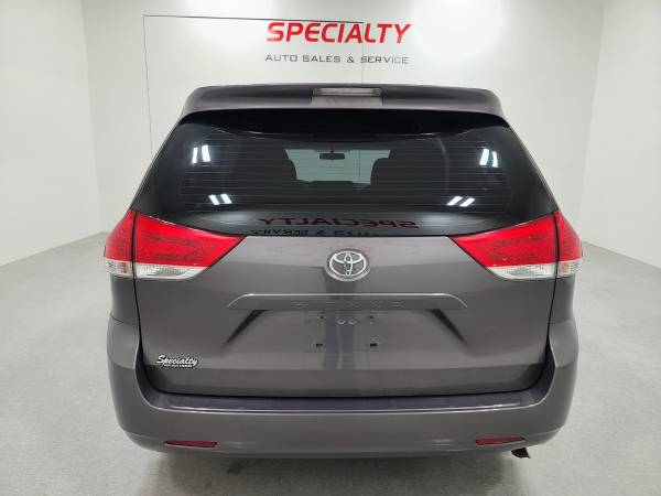 2014 Toyota Sienna L! 7 Passenger! New Tires! New Frnt Brakes! for sale in Suamico, WI – photo 5
