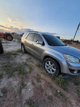 2007 Saturn Outlook XR AWD - cars & trucks - by owner - vehicle... for sale in Penrose, CO – photo 3