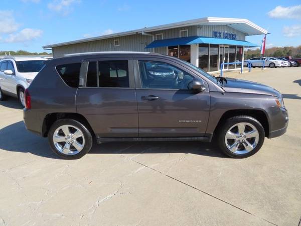 2015 Jeep Compass 4WD 4dr Latitude suv Gray - cars & trucks - by... for sale in Lyman, SC – photo 2