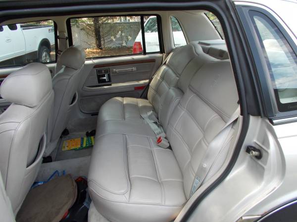 1992 Lincoln Continental *Very Low Miles *Clean Leather Seats for sale in Wayne, NJ – photo 10