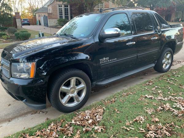 2013 Chevrolet Black Diamond Avalanche One owner 70,500 miles New... for sale in McKinney, TX – photo 6