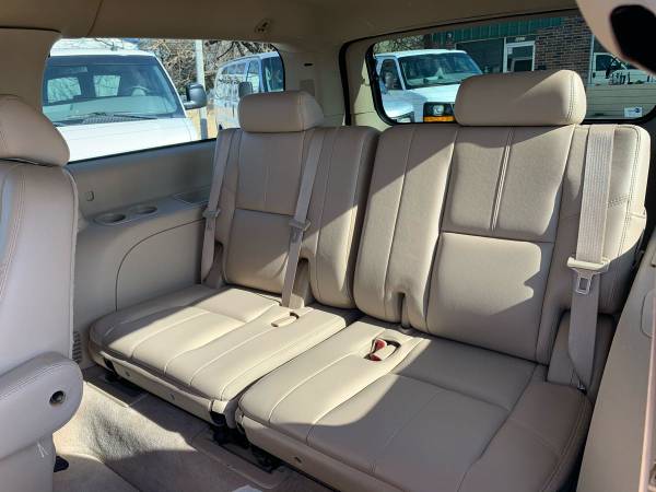2008 GMC YUKON XL SLT,BUCKET SEATS, ONE OWNER, - cars & trucks - by... for sale in MOORE, OK – photo 9