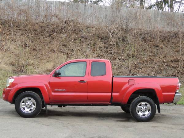 2009 Toyota Tacoma SR5 NEW FRAME SHARP TRUCK ONE OWNER - cars for sale in binghamton, NY – photo 4