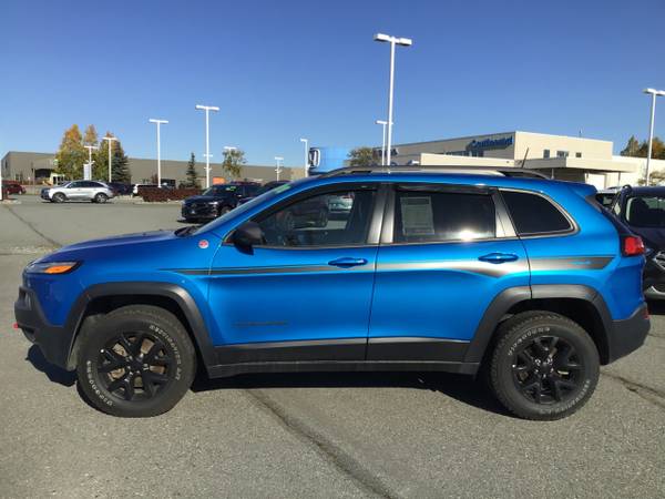2018 Jeep Cherokee Trailhawk - - by dealer - vehicle for sale in Anchorage, AK – photo 3