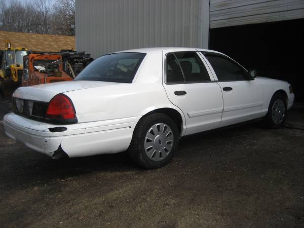 crown vic - - by dealer - vehicle automotive sale for sale in Salisbury, MA – photo 3