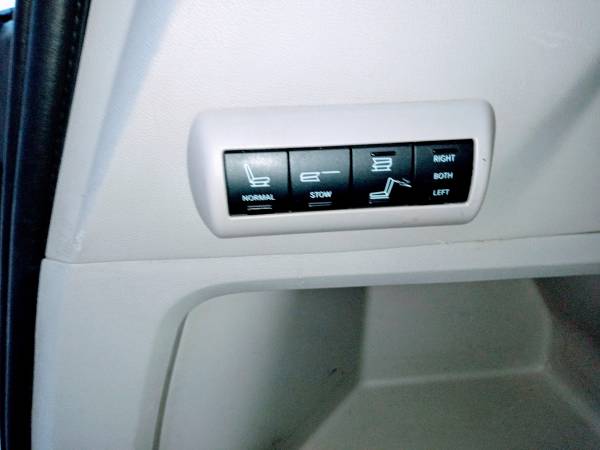2010 Volkswagen Routan SEL-Auto Mini Van 8 passenger 3rd Row DVD -... for sale in Philadelphia, PA – photo 21