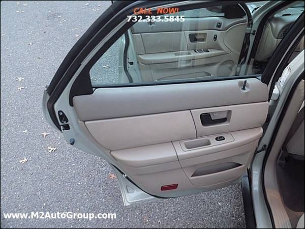 2005 Ford Taurus SE 4dr Sedan - - by dealer - vehicle for sale in East Brunswick, NY – photo 19