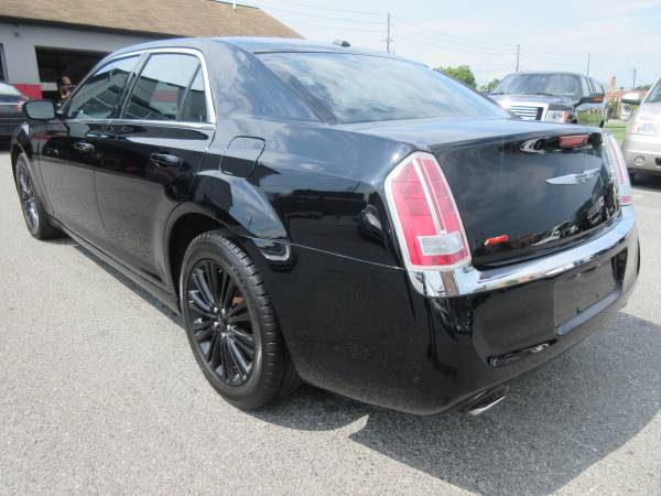 ** 2014 CHRYSLER 300 S AWD- LOADED! NAV! PREMIUM! GUARANTEED FINANCE! for sale in Lancaster, PA – photo 4