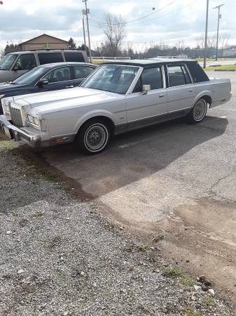 1986 Lincoln Town Car - cars & trucks - by owner - vehicle... for sale in Galion, OH – photo 2