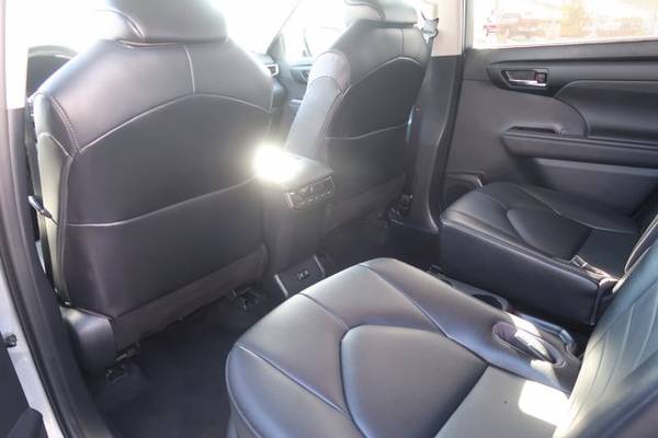 2020 Toyota Highlander XLE - First Time Buyer Programs! Ask Today! for sale in Peoria, AZ – photo 16