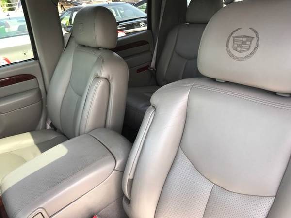2006 Cadillac Escalade ESV Base AWD 4dr SUV **GUARANTEED FINANCING** for sale in Hyannis, MA – photo 24